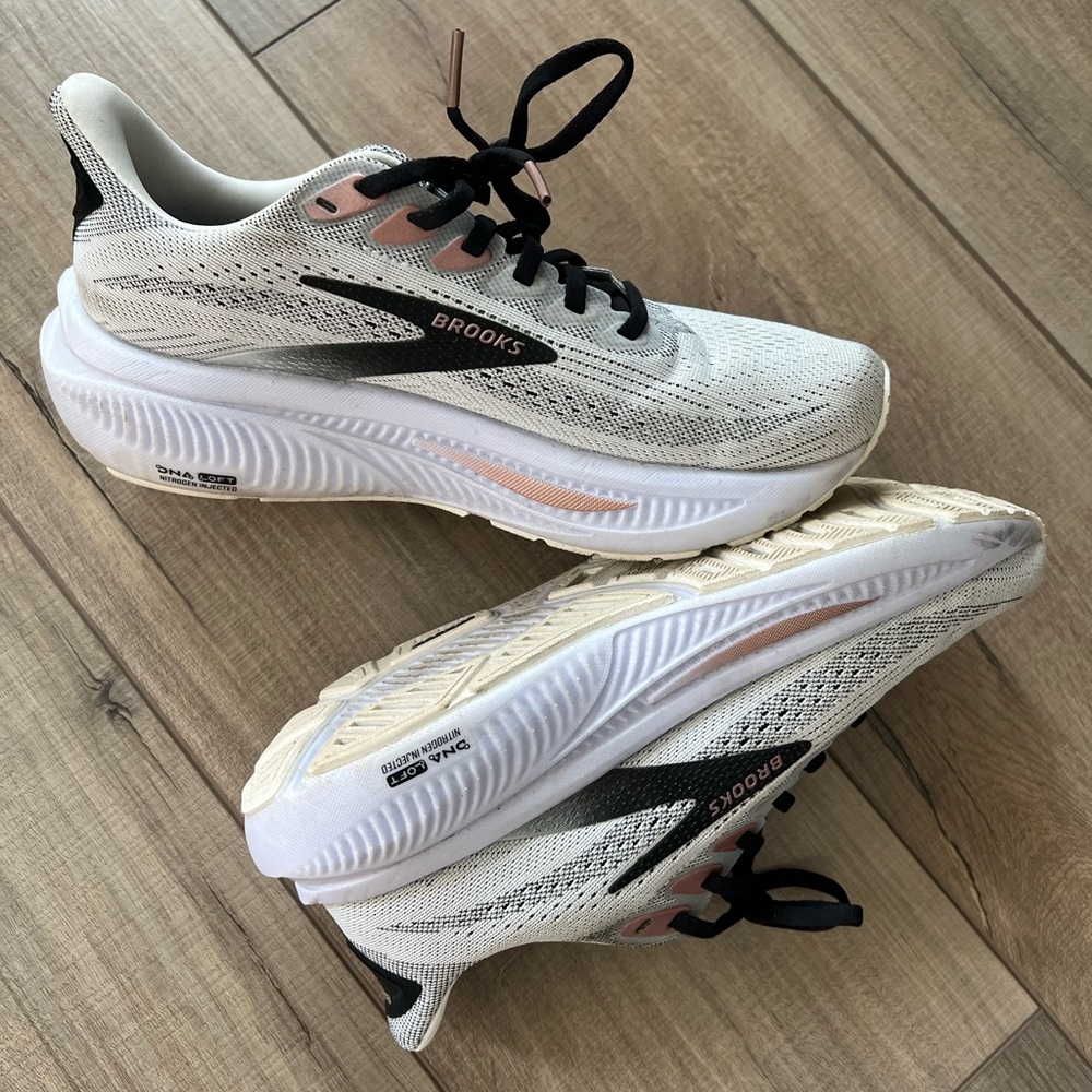 Brooks Women’s Ghost 17 Neutral Running Shoe
